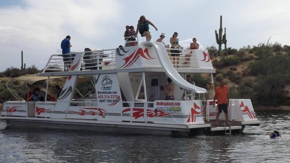 Party boat at Bartlet lake
